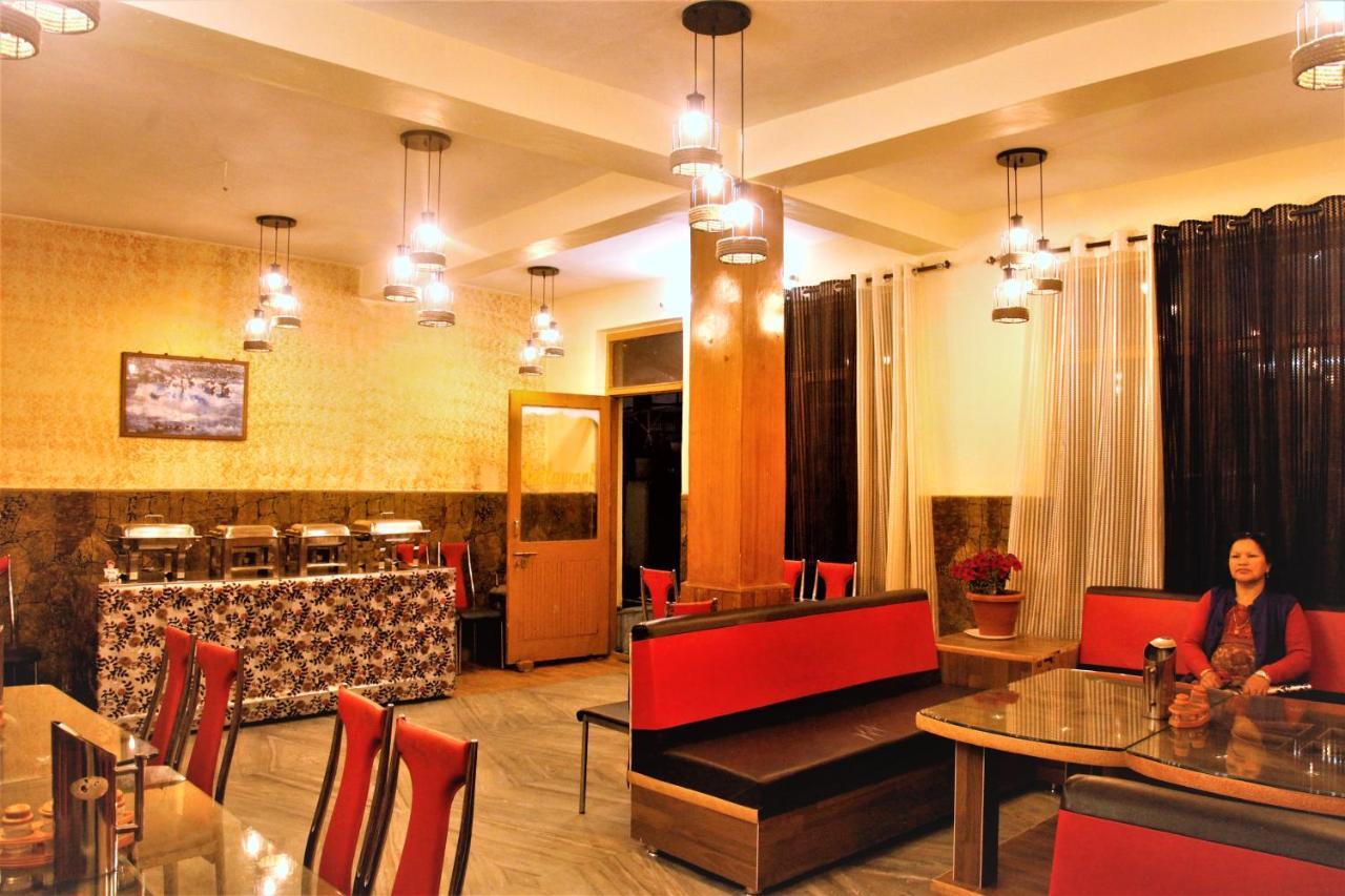 Hotel Chetna Manāli Buitenkant foto