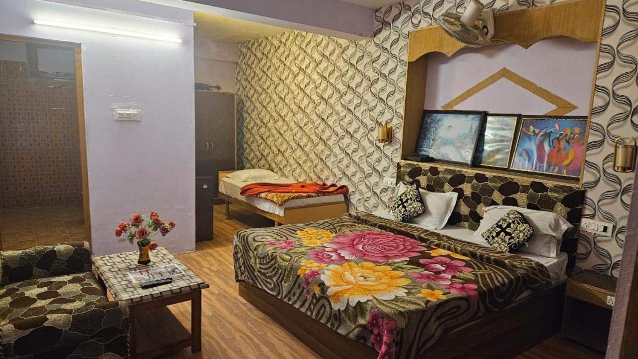 Hotel Chetna Manāli Buitenkant foto