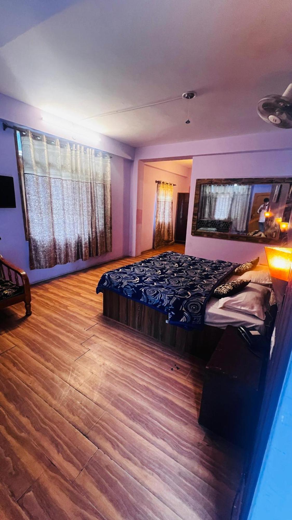 Hotel Chetna Manāli Buitenkant foto
