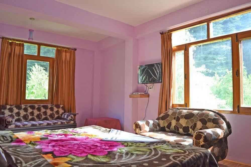 Hotel Chetna Manāli Buitenkant foto