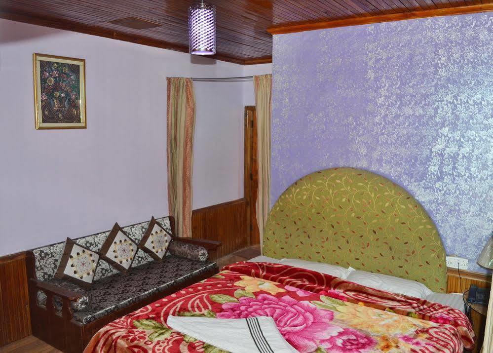 Hotel Chetna Manāli Buitenkant foto