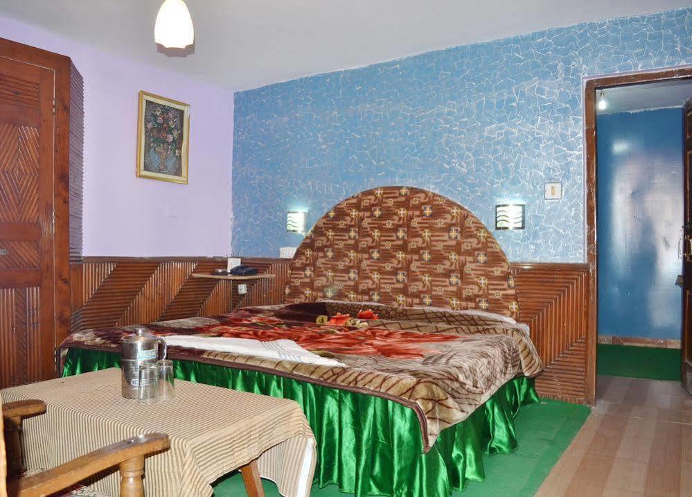 Hotel Chetna Manāli Buitenkant foto