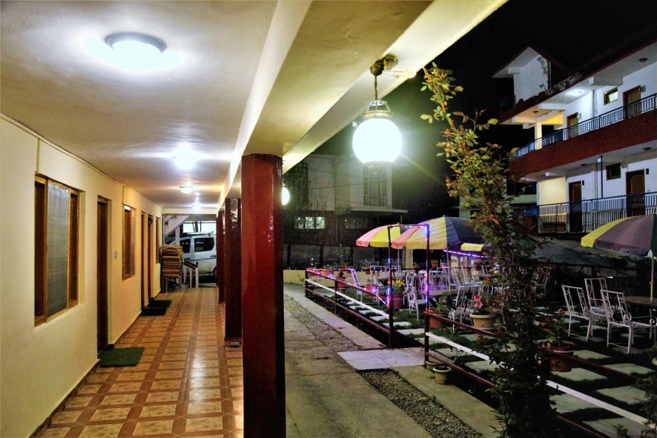 Hotel Chetna Manāli Buitenkant foto