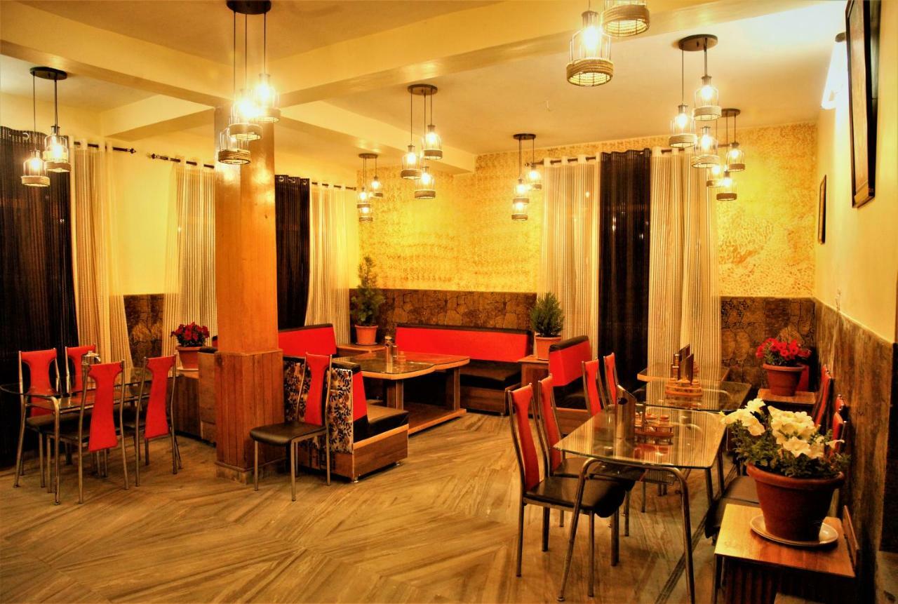Hotel Chetna Manāli Buitenkant foto