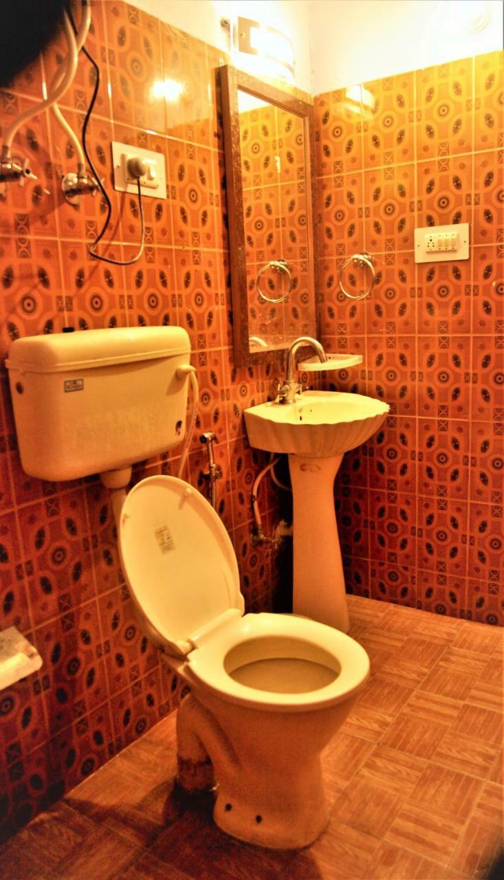 Hotel Chetna Manāli Buitenkant foto